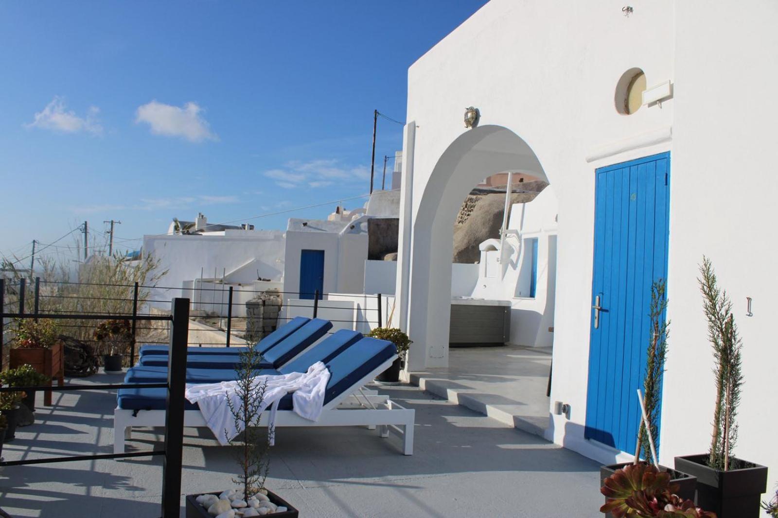 Apartment Solasta #1 With Jacuzzi In Santorini